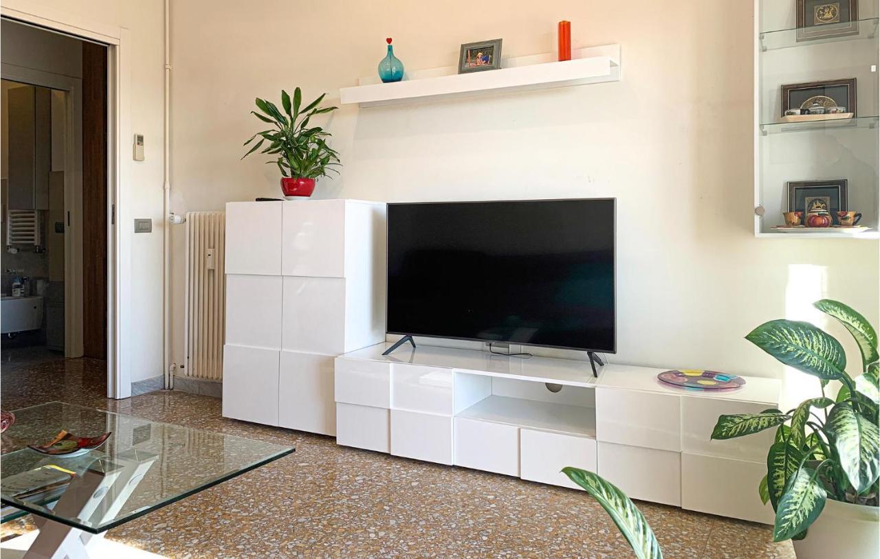 Stunning In With 1 Bedrooms And Wifi Apartamento